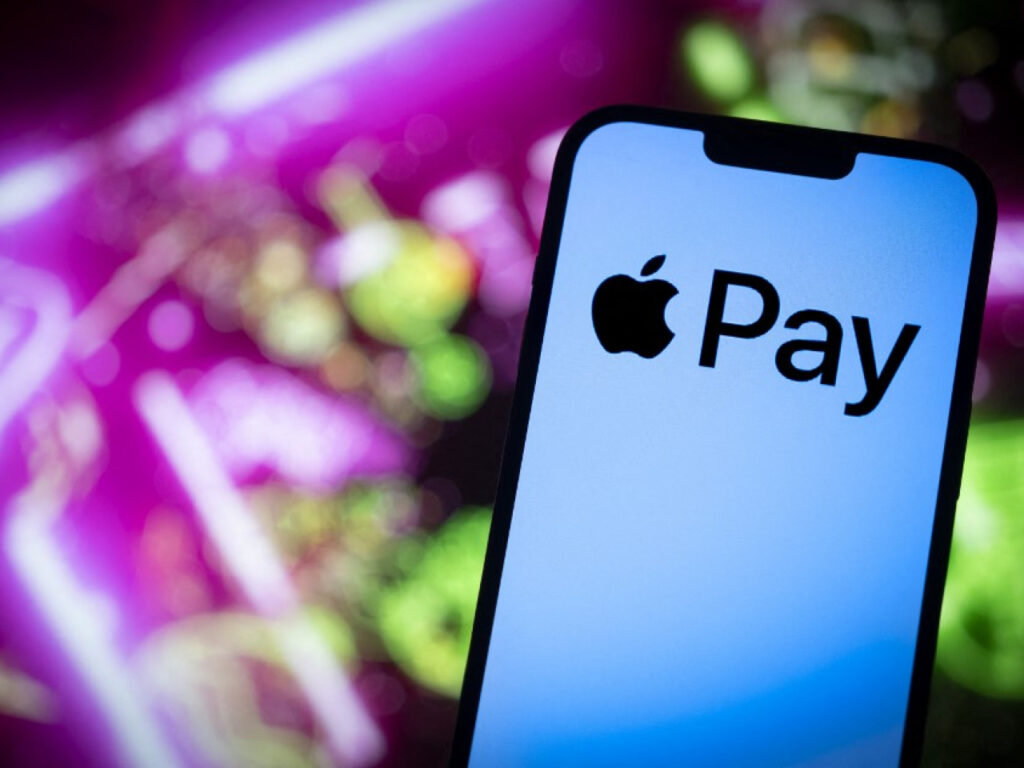 Competitors will now be able to compete with Apple Pay for mobile payments with the iPhone in shops in the EU. Photo: AFP